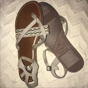 BRAND NEW TOMS SANDALS